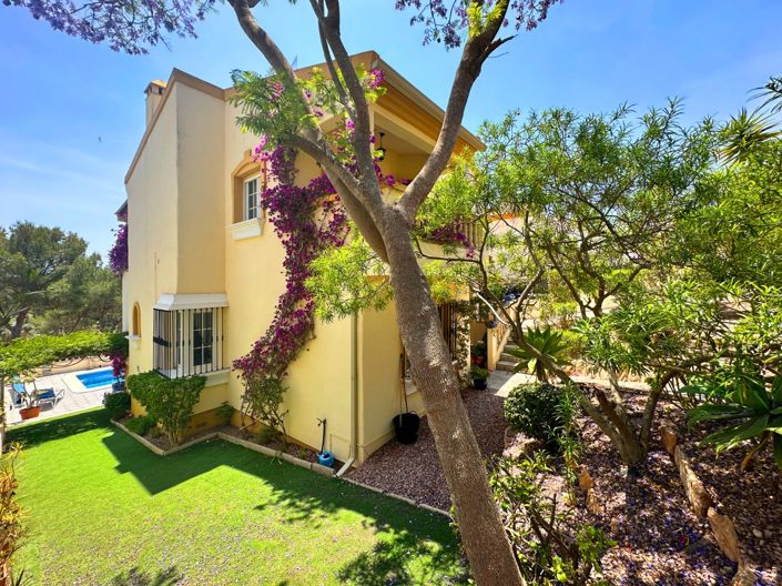 Image No.27-3 Bed Property for sale