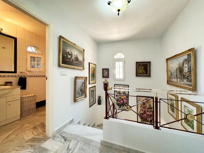 Image No.31-3 Bed Property for sale