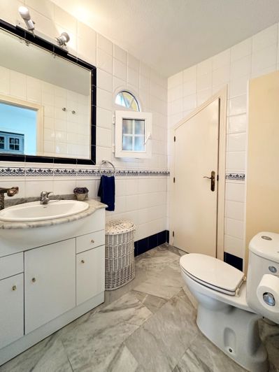 Image No.32-3 Bed Property for sale