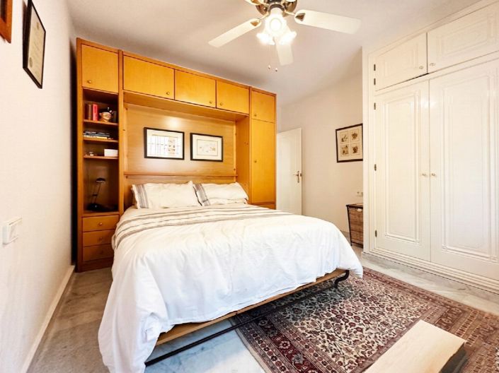 Image No.40-3 Bed Property for sale