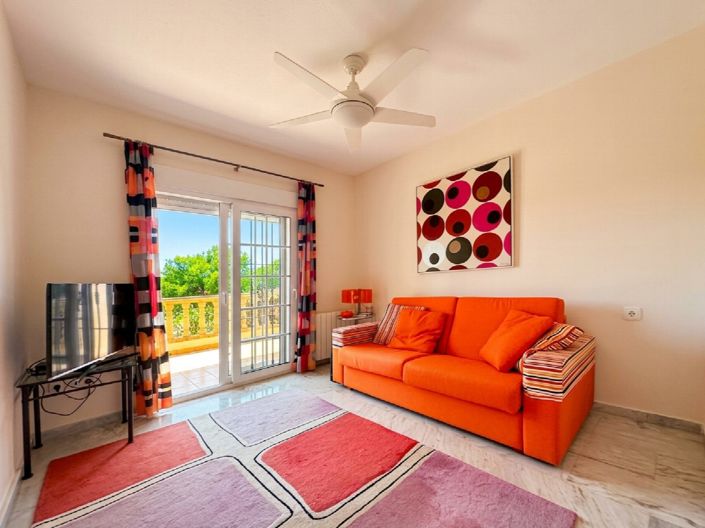 Image No.47-3 Bed Property for sale