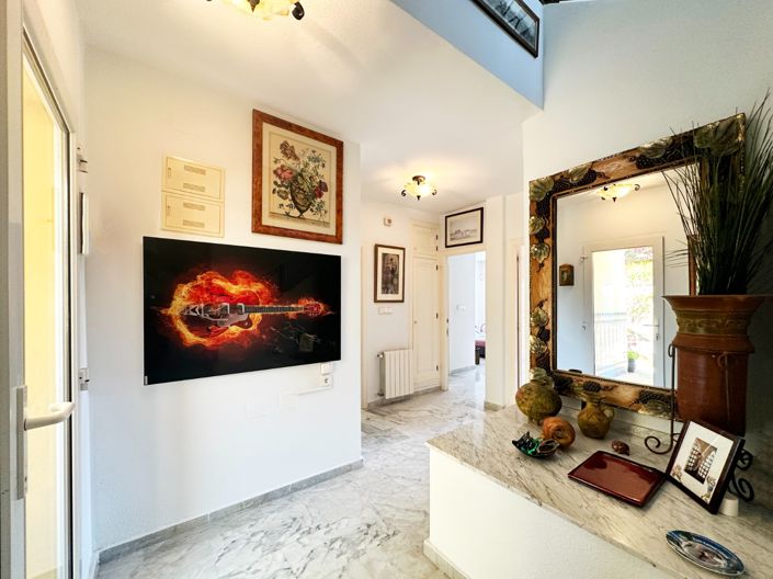 Image No.8-3 Bed Property for sale