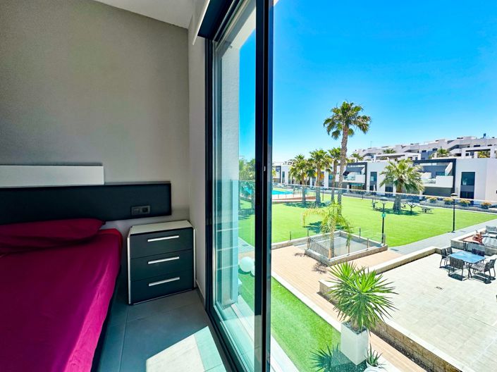 Image No.17-2 Bed House for sale
