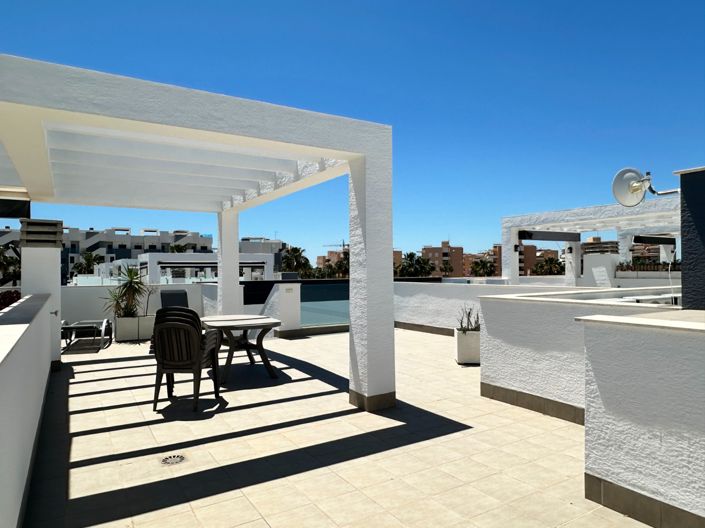 Image No.28-2 Bed House for sale