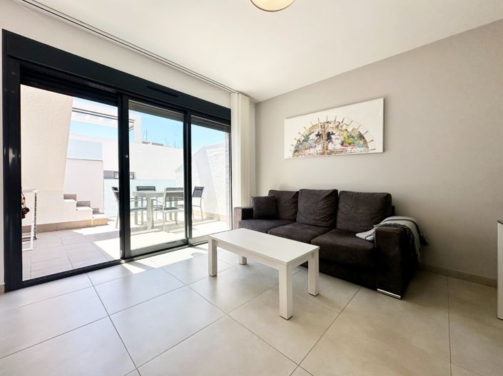 Image No.3-2 Bed House for sale