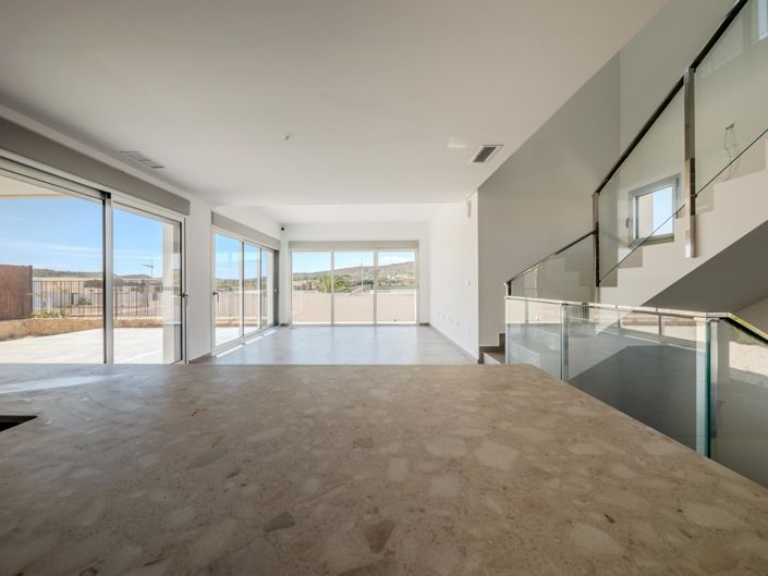 Image No.12-4 Bed House for sale