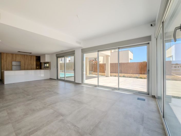 Image No.14-4 Bed House for sale