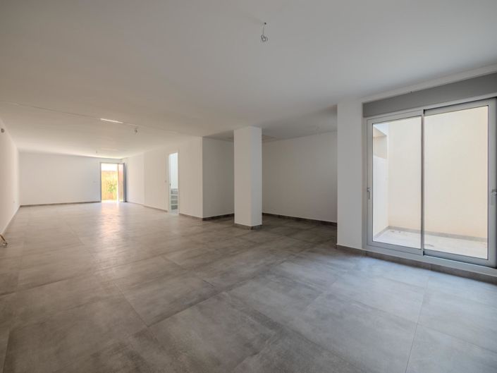 Image No.19-4 Bed House for sale