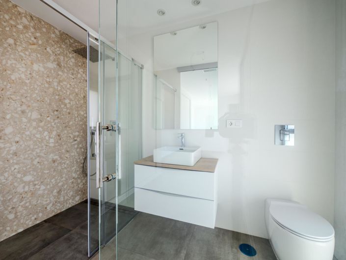 Image No.24-4 Bed House for sale