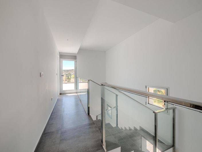 Image No.35-4 Bed House for sale