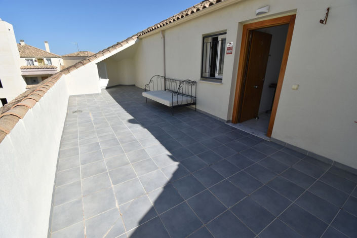 Image No.21-3 Bed Apartment for sale