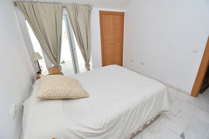 Image No.11-3 Bed Apartment for sale
