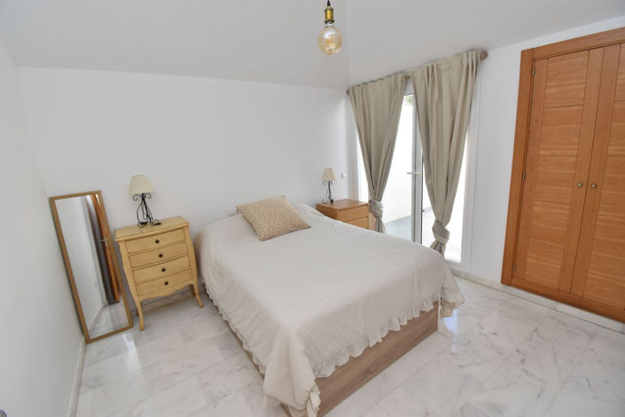 Image No.12-3 Bed Apartment for sale