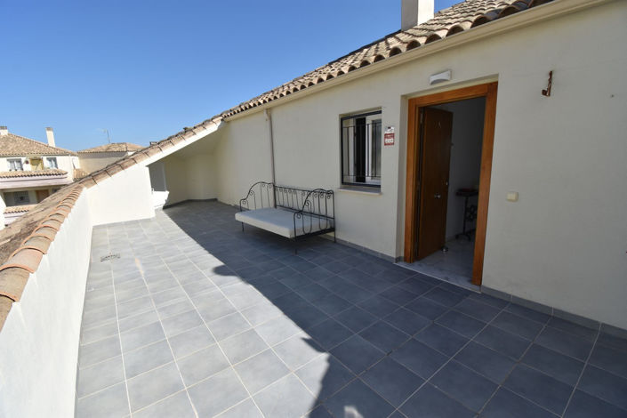 Image No.20-3 Bed Apartment for sale