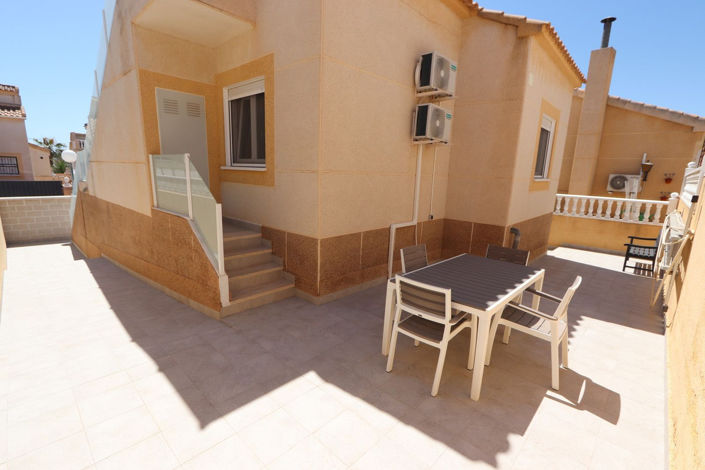 Image No.25-2 Bed House for sale