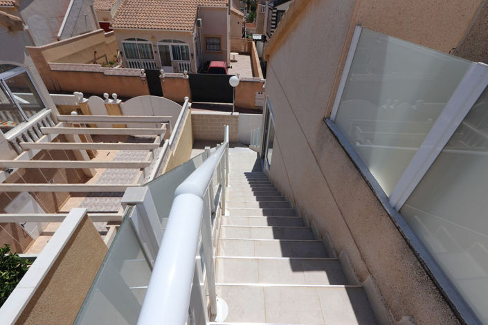 Image No.28-2 Bed House for sale
