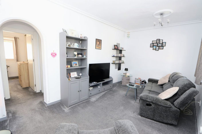 Image No.4-2 Bed House for sale