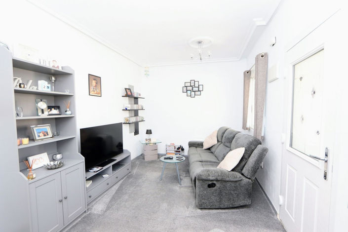 Image No.5-2 Bed House for sale