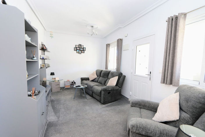 Image No.8-2 Bed House for sale