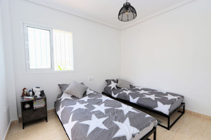 Image No.22-3 Bed House for sale