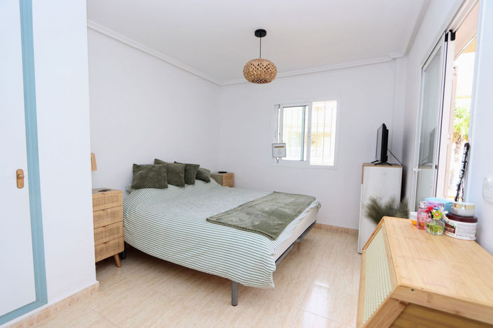 Image No.25-3 Bed House for sale