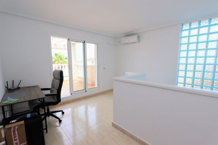 Image No.28-3 Bed House for sale