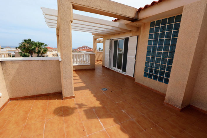 Image No.30-3 Bed House for sale