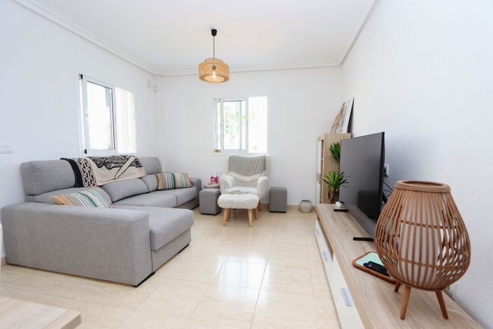Image No.6-3 Bed House for sale