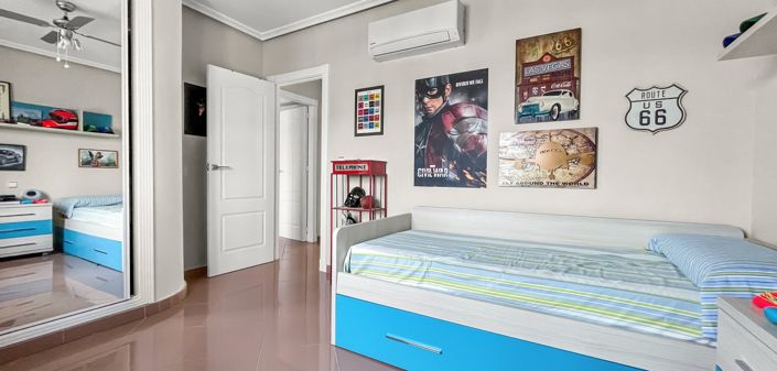 Image No.19-3 Bed Property for sale