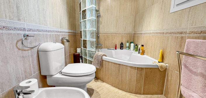 Image No.21-3 Bed Property for sale