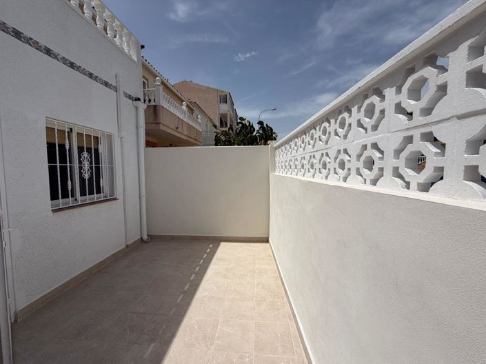 Image No.30-2 Bed Townhouse for sale