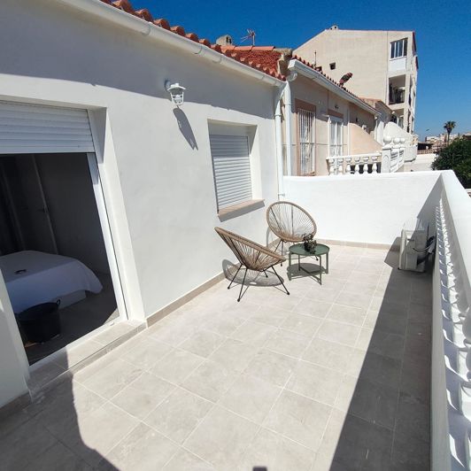 Image No.33-2 Bed Townhouse for sale