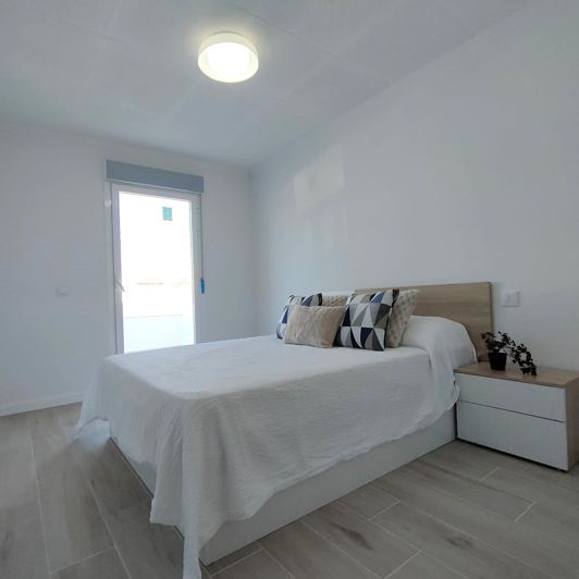 Image No.5-2 Bed Townhouse for sale