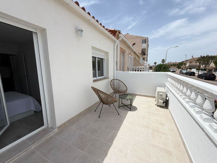 Image No.9-2 Bed Townhouse for sale