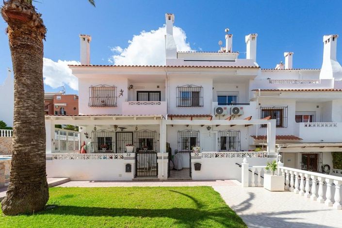 Image No.2-Villa de 3 chambres à vendre à Torrevieja