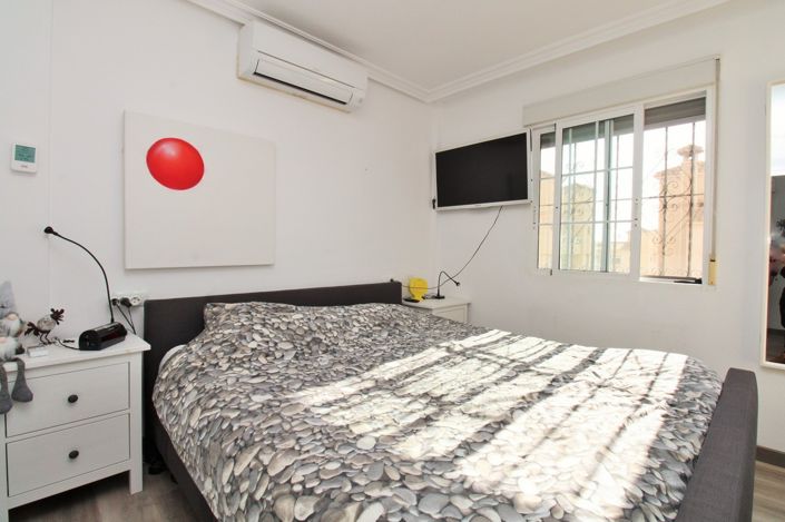 Image No.16-2 Bed Townhouse for sale