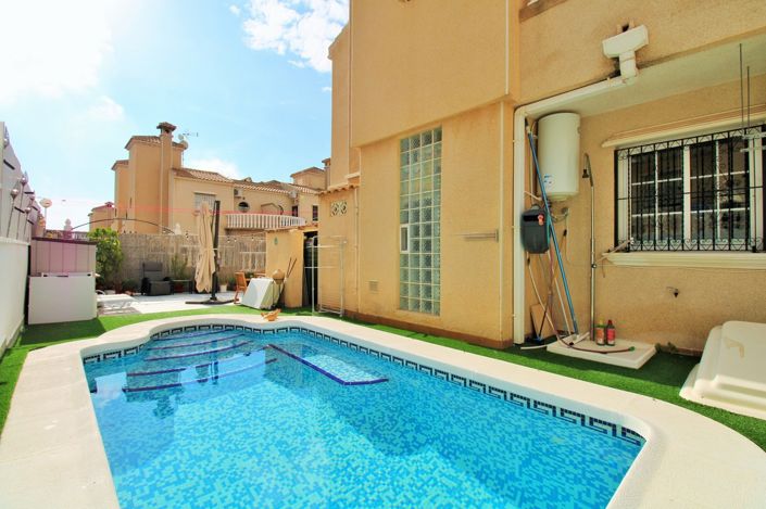 Image No.2-2 Bed Townhouse for sale