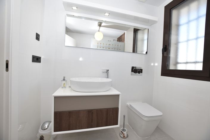 Image No.25-2 Bed Apartment for sale