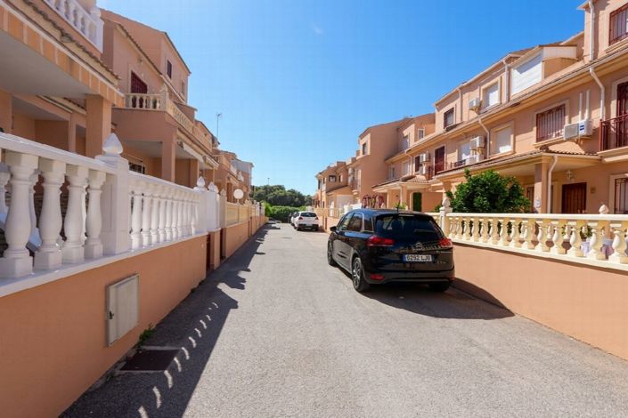 Image No.26-3 Bed Villa for sale