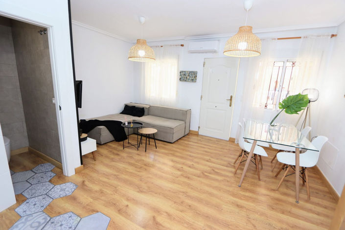 Image No.6-3 Bed House for sale