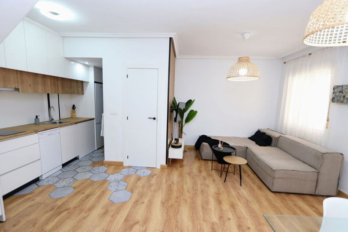 Image No.9-3 Bed House for sale