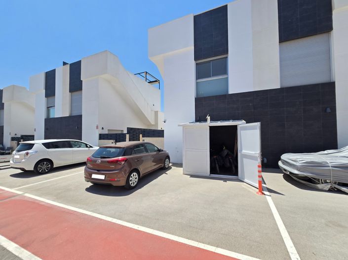 Image No.2-3 Bed Villa for sale