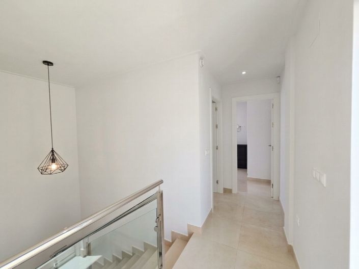 Image No.23-3 Bed Property for sale