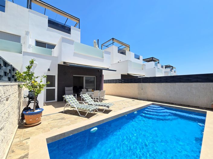 Image No.7-3 Bed Property for sale