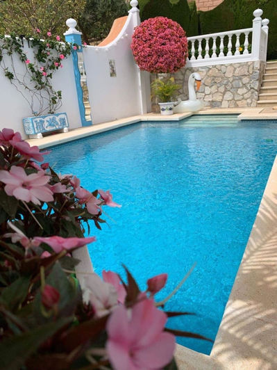 Image No.2-4 Bed House for sale