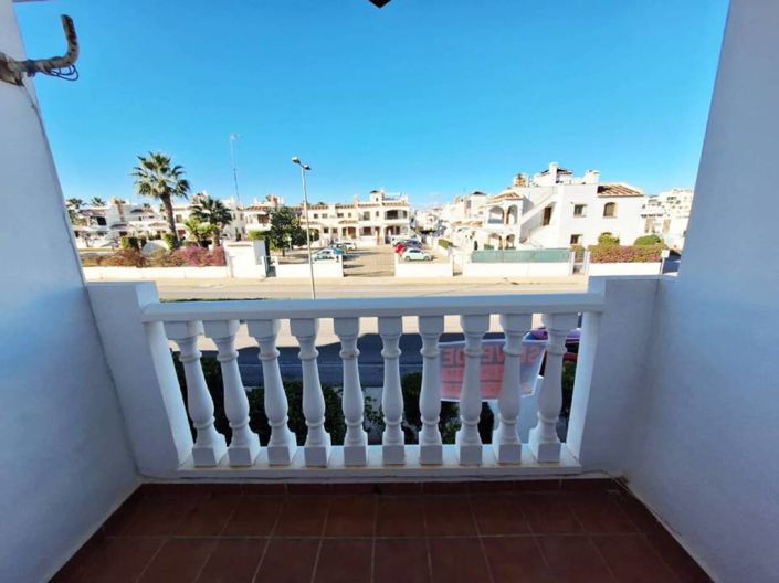 Image No.15-3 Bed House for sale
