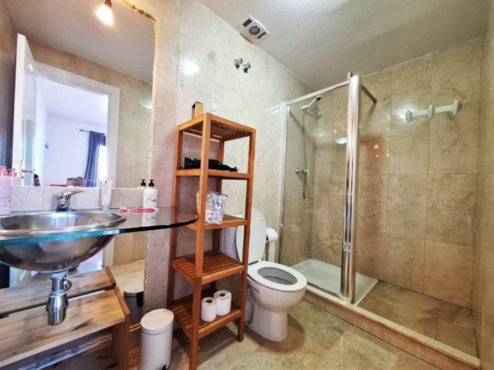 Image No.4-3 Bed House for sale