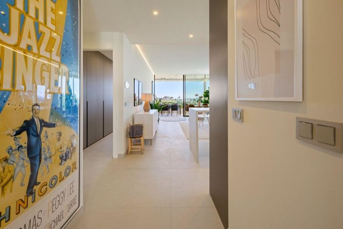 Image No.11-2 Bed Property for sale