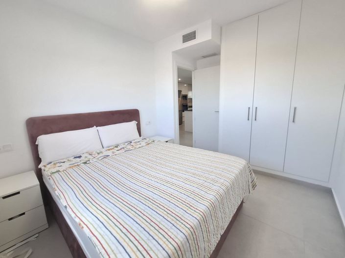 Image No.21-3 Bed House for sale