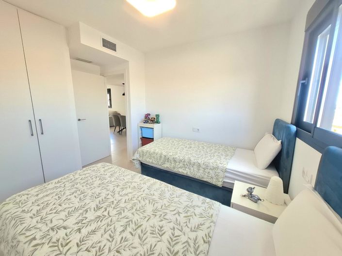 Image No.27-3 Bed House for sale